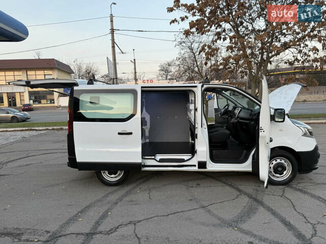 Белый Рено Трафик, объемом двигателя 2 л и пробегом 130 тыс. км за 18999 $, фото 105 на Automoto.ua