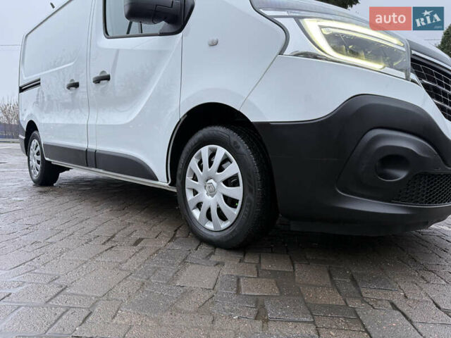 Белый Рено Трафик, объемом двигателя 2 л и пробегом 259 тыс. км за 16400 $, фото 21 на Automoto.ua