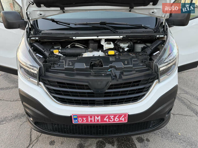 Белый Рено Трафик, объемом двигателя 2 л и пробегом 130 тыс. км за 18999 $, фото 91 на Automoto.ua