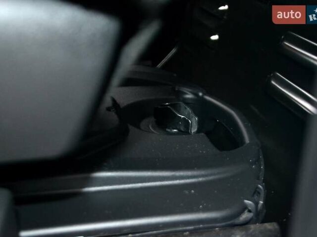 Белый Рено Трафик, объемом двигателя 2 л и пробегом 236 тыс. км за 16900 $, фото 90 на Automoto.ua