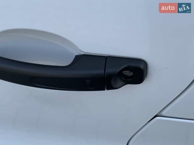 Білий Рено Трафік, об'ємом двигуна 2 л та пробігом 209 тис. км за 16955 $, фото 22 на Automoto.ua