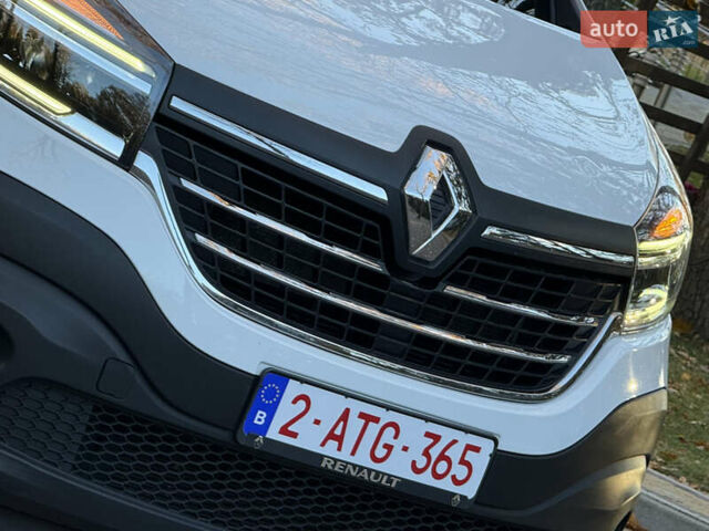 Белый Рено Трафик, объемом двигателя 2 л и пробегом 115 тыс. км за 19500 $, фото 7 на Automoto.ua