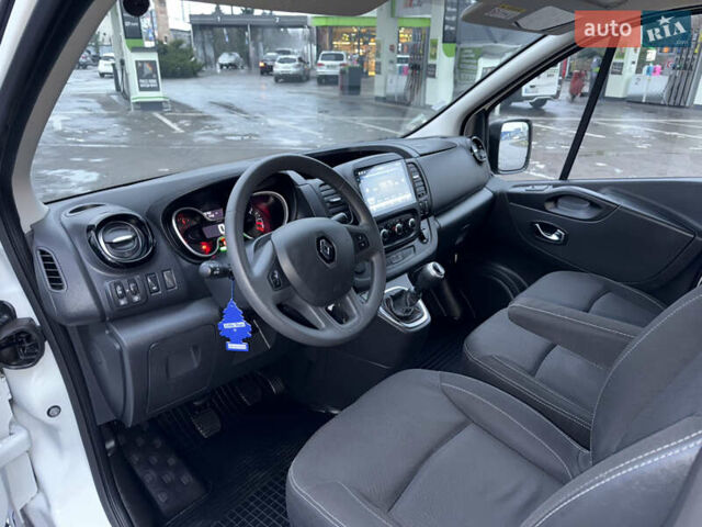 Белый Рено Трафик, объемом двигателя 2 л и пробегом 259 тыс. км за 16400 $, фото 48 на Automoto.ua