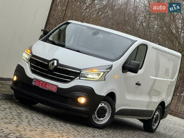 Белый Рено Трафик, объемом двигателя 2 л и пробегом 116 тыс. км за 17700 $, фото 4 на Automoto.ua