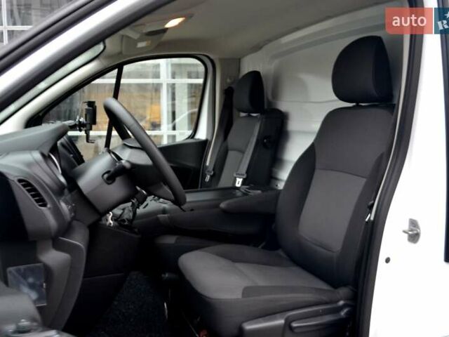 Белый Рено Трафик, объемом двигателя 2 л и пробегом 236 тыс. км за 16900 $, фото 30 на Automoto.ua