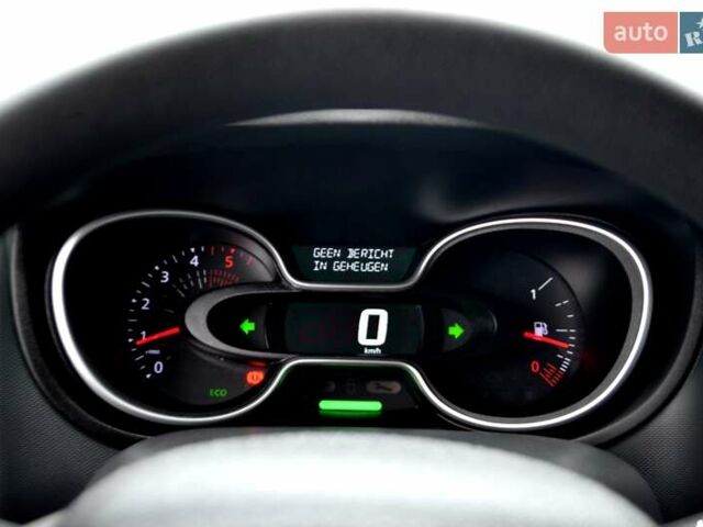 Белый Рено Трафик, объемом двигателя 2 л и пробегом 236 тыс. км за 16900 $, фото 103 на Automoto.ua