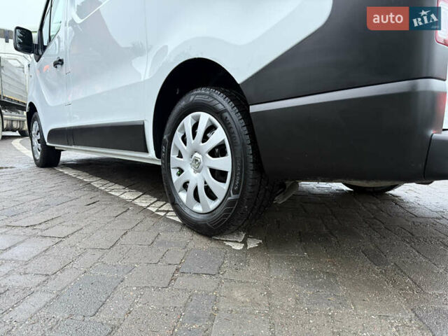 Белый Рено Трафик, объемом двигателя 2 л и пробегом 259 тыс. км за 16400 $, фото 9 на Automoto.ua