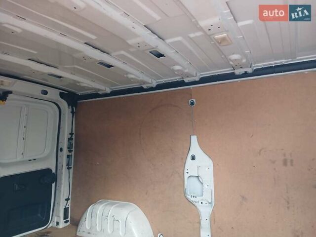 Белый Рено Трафик, объемом двигателя 2 л и пробегом 230 тыс. км за 14200 $, фото 6 на Automoto.ua