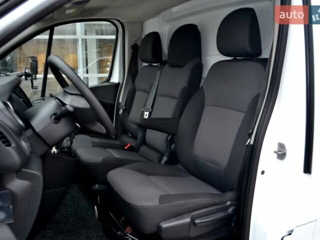 Белый Рено Трафик, объемом двигателя 2 л и пробегом 236 тыс. км за 16900 $, фото 88 на Automoto.ua