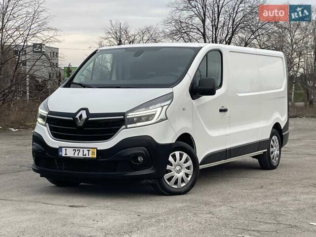 Белый Рено Трафик, объемом двигателя 2 л и пробегом 251 тыс. км за 17500 $, фото 3 на Automoto.ua