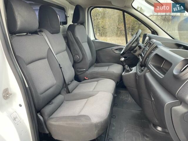 Белый Рено Трафик, объемом двигателя 2 л и пробегом 251 тыс. км за 17500 $, фото 32 на Automoto.ua