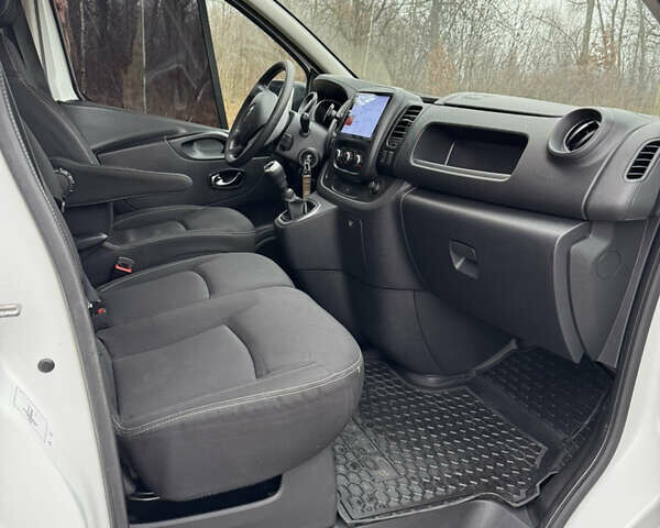 Білий Рено Трафік, об'ємом двигуна 2 л та пробігом 116 тис. км за 19450 $, фото 41 на Automoto.ua