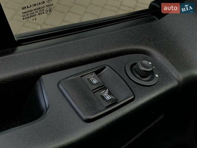 Білий Рено Трафік, об'ємом двигуна 2 л та пробігом 209 тис. км за 16955 $, фото 35 на Automoto.ua