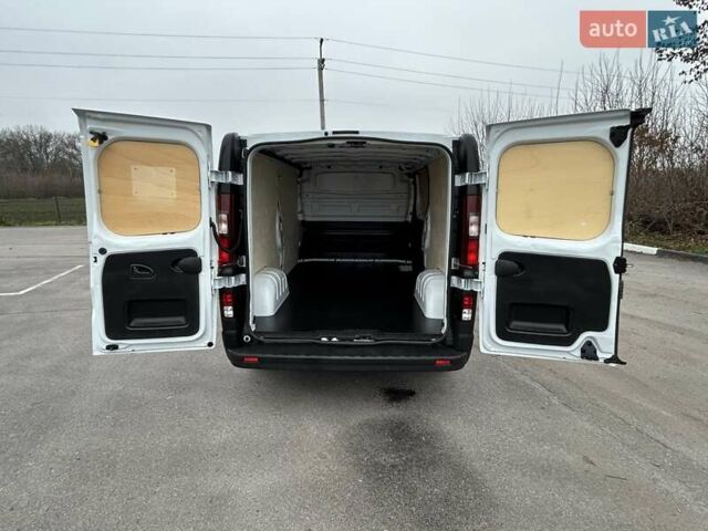 Белый Рено Трафик, объемом двигателя 2 л и пробегом 189 тыс. км за 17900 $, фото 31 на Automoto.ua