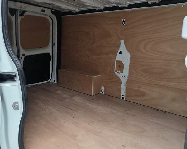 Белый Рено Трафик, объемом двигателя 2 л и пробегом 204 тыс. км за 18700 $, фото 33 на Automoto.ua