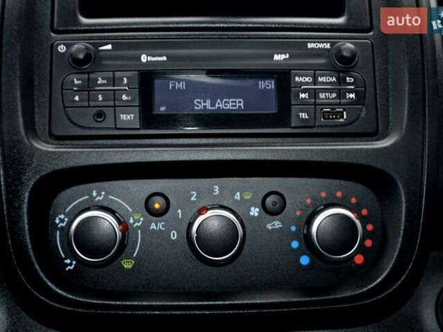 Белый Рено Трафик, объемом двигателя 2 л и пробегом 236 тыс. км за 16900 $, фото 111 на Automoto.ua