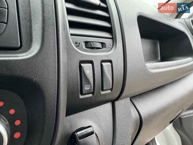 Белый Рено Трафик, объемом двигателя 2 л и пробегом 76 тыс. км за 17700 $, фото 23 на Automoto.ua