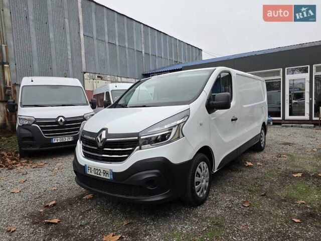 Белый Рено Трафик, объемом двигателя 2 л и пробегом 204 тыс. км за 18700 $, фото 2 на Automoto.ua