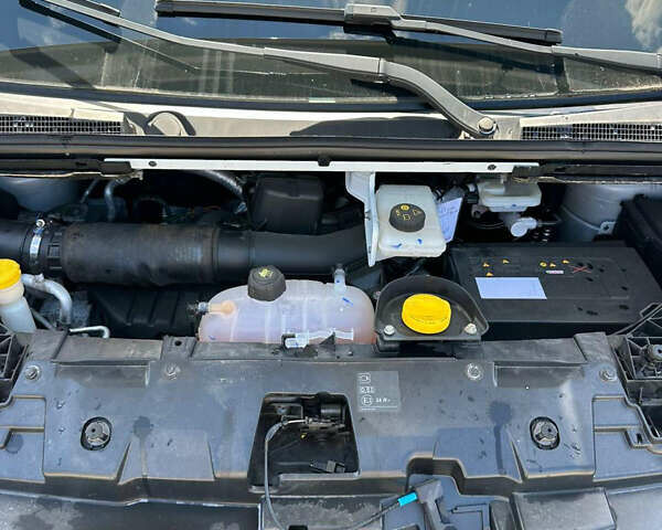 Білий Рено Трафік, об'ємом двигуна 0 л та пробігом 1000 тис. км за 21600 $, фото 41 на Automoto.ua