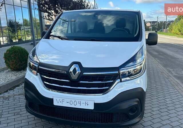 Білий Рено Трафік, об'ємом двигуна 2 л та пробігом 14 тис. км за 21700 $, фото 1 на Automoto.ua