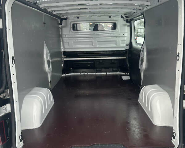 Білий Рено Трафік, об'ємом двигуна 2 л та пробігом 140 тис. км за 17500 $, фото 38 на Automoto.ua