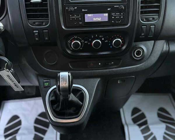 Белый Рено Трафик, объемом двигателя 2 л и пробегом 96 тыс. км за 19500 $, фото 35 на Automoto.ua