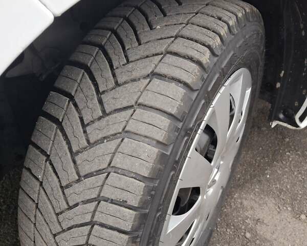 Белый Рено Трафик, объемом двигателя 2 л и пробегом 116 тыс. км за 16500 $, фото 24 на Automoto.ua