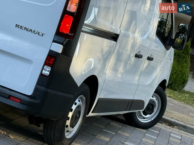 Белый Рено Трафик, объемом двигателя 2 л и пробегом 112 тыс. км за 17850 $, фото 37 на Automoto.ua