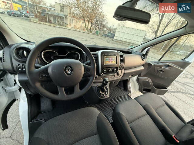 Белый Рено Трафик, объемом двигателя 2 л и пробегом 130 тыс. км за 18999 $, фото 78 на Automoto.ua