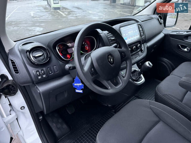 Белый Рено Трафик, объемом двигателя 2 л и пробегом 259 тыс. км за 16400 $, фото 44 на Automoto.ua