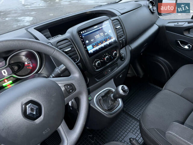 Белый Рено Трафик, объемом двигателя 2 л и пробегом 259 тыс. км за 16400 $, фото 47 на Automoto.ua