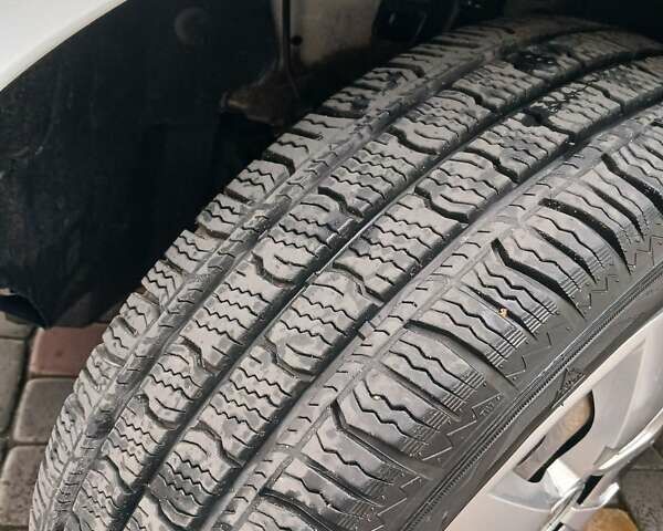 Белый Рено Трафик, объемом двигателя 2 л и пробегом 230 тыс. км за 14200 $, фото 13 на Automoto.ua