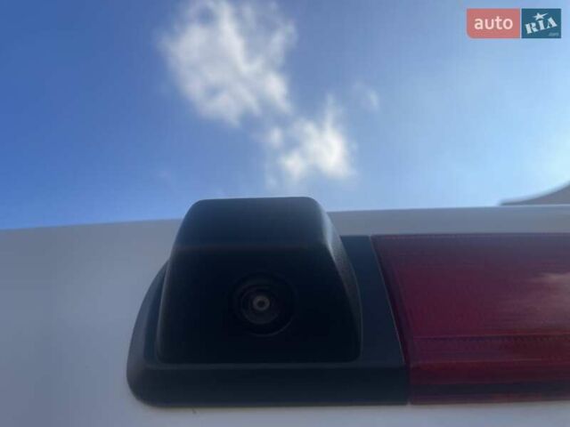 Белый Рено Трафик, объемом двигателя 2 л и пробегом 210 тыс. км за 16899 $, фото 20 на Automoto.ua