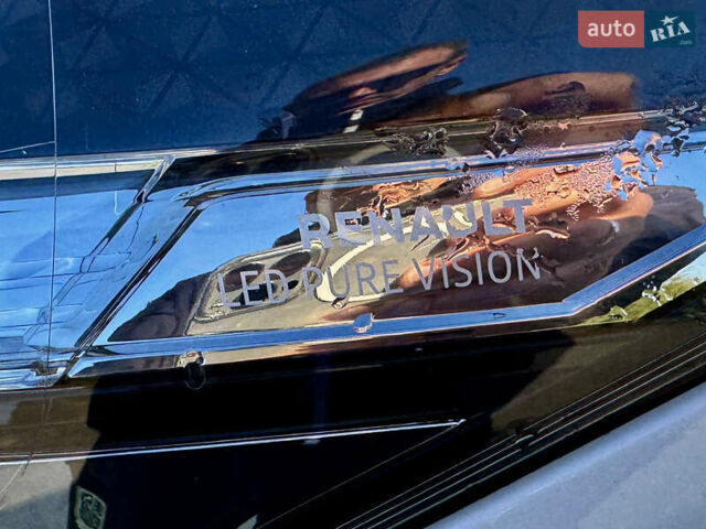 Белый Рено Трафик, объемом двигателя 2 л и пробегом 182 тыс. км за 17673 $, фото 8 на Automoto.ua