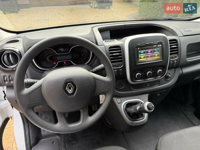 Белый Рено Трафик, объемом двигателя 2 л и пробегом 240 тыс. км за 15800 $, фото 32 на Automoto.ua