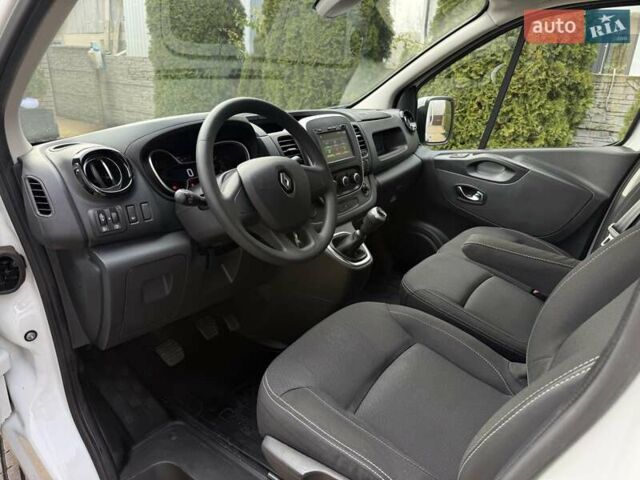 Белый Рено Трафик, объемом двигателя 2 л и пробегом 240 тыс. км за 15800 $, фото 30 на Automoto.ua