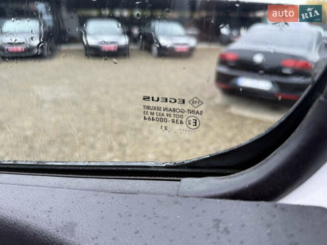 Белый Рено Трафик, объемом двигателя 2 л и пробегом 250 тыс. км за 16250 $, фото 12 на Automoto.ua