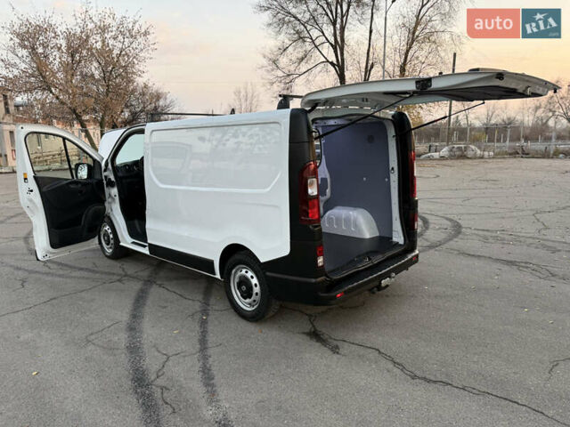 Белый Рено Трафик, объемом двигателя 2 л и пробегом 130 тыс. км за 18999 $, фото 112 на Automoto.ua