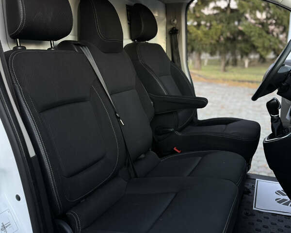 Белый Рено Трафик, объемом двигателя 2 л и пробегом 96 тыс. км за 19500 $, фото 31 на Automoto.ua