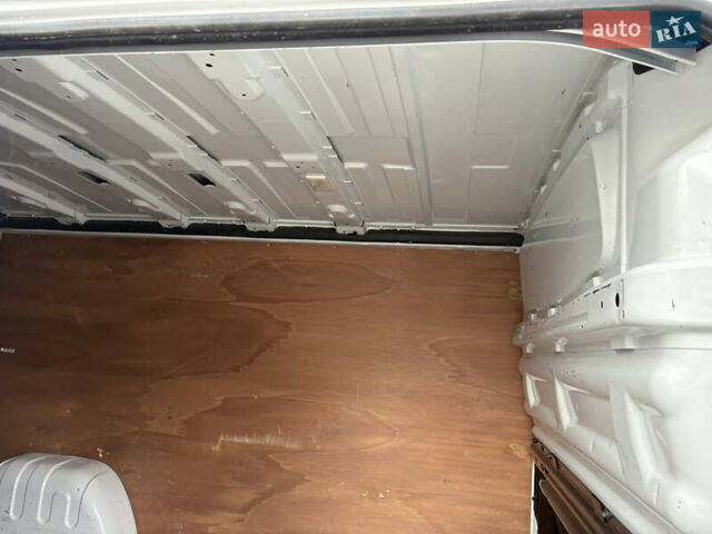 Белый Рено Трафик, объемом двигателя 2 л и пробегом 180 тыс. км за 17700 $, фото 47 на Automoto.ua