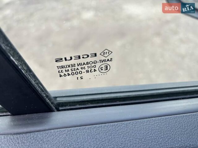 Белый Рено Трафик, объемом двигателя 2 л и пробегом 226 тыс. км за 16599 $, фото 11 на Automoto.ua