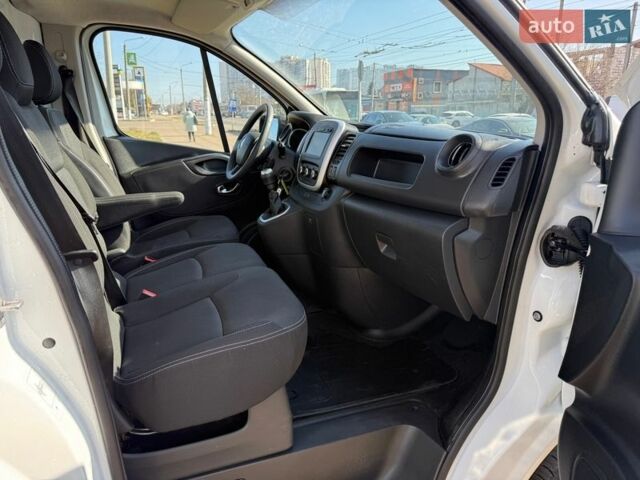 Білий Рено Трафік, об'ємом двигуна 2 л та пробігом 200 тис. км за 17100 $, фото 39 на Automoto.ua