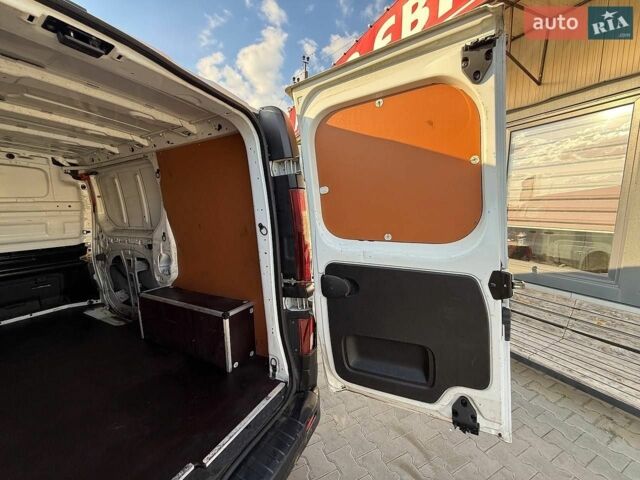 Белый Рено Трафик, объемом двигателя 2 л и пробегом 197 тыс. км за 12300 $, фото 18 на Automoto.ua