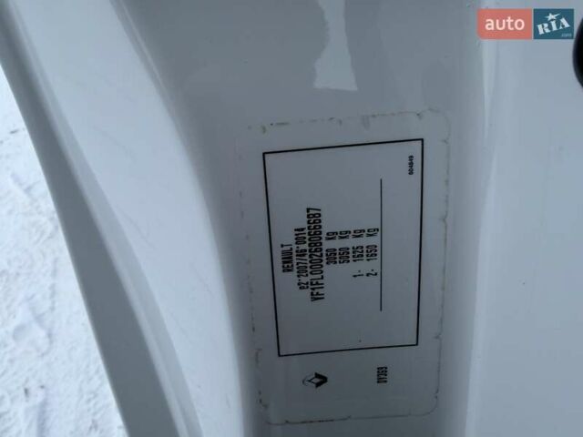 Белый Рено Трафик, объемом двигателя 2 л и пробегом 35 тыс. км за 20950 $, фото 5 на Automoto.ua