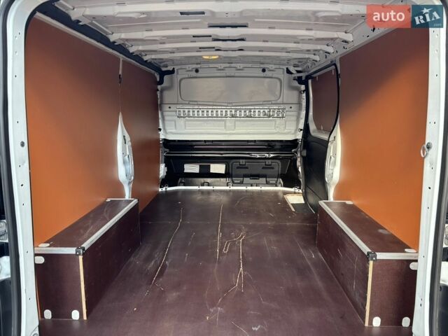 Білий Рено Трафік, об'ємом двигуна 2 л та пробігом 265 тис. км за 16850 $, фото 11 на Automoto.ua