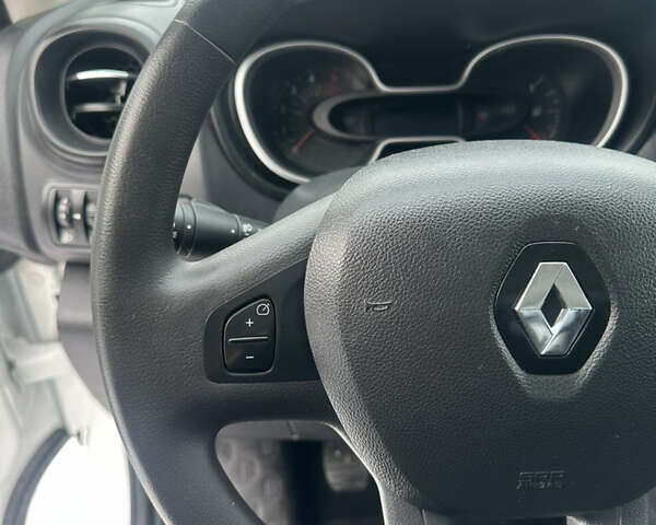 Білий Рено Трафік, об'ємом двигуна 2 л та пробігом 140 тис. км за 17500 $, фото 66 на Automoto.ua