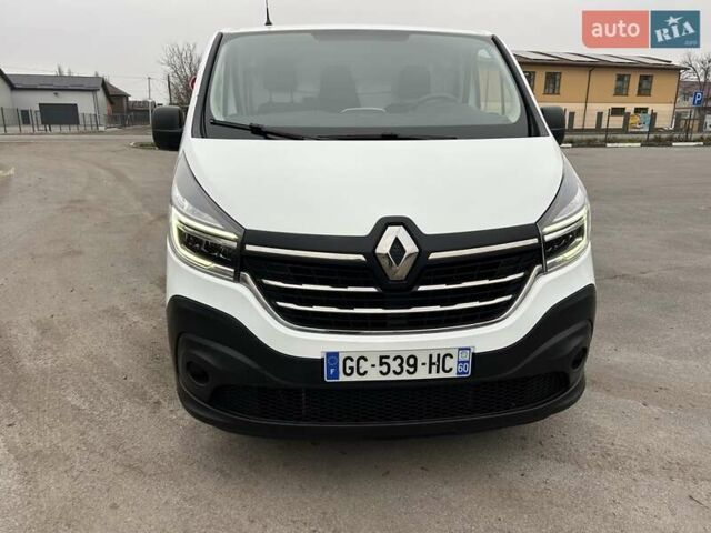 Белый Рено Трафик, объемом двигателя 2 л и пробегом 189 тыс. км за 17900 $, фото 7 на Automoto.ua