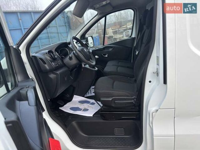 Белый Рено Трафик, объемом двигателя 2 л и пробегом 226 тыс. км за 16599 $, фото 10 на Automoto.ua