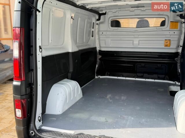Білий Рено Трафік, об'ємом двигуна 2 л та пробігом 64 тис. км за 17500 $, фото 27 на Automoto.ua