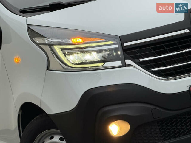 Белый Рено Трафик, объемом двигателя 2 л и пробегом 116 тыс. км за 17700 $, фото 19 на Automoto.ua